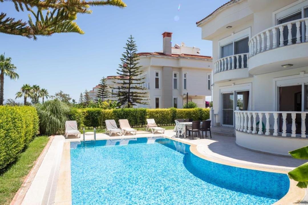 Bluehomes Villas 贝莱克 外观 照片