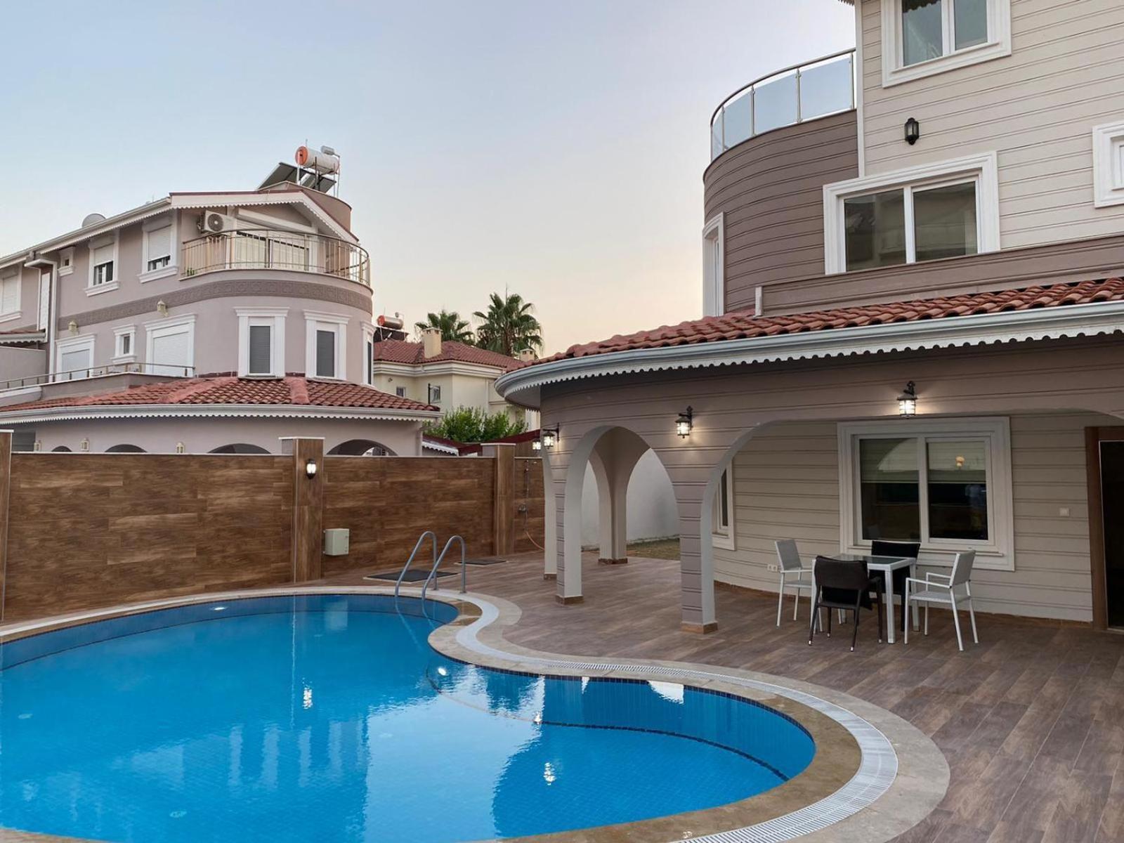 Bluehomes Villas 贝莱克 外观 照片
